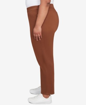 Plus Size Mount Laurel Allure Front Pocket Pull On Medium Length Pants