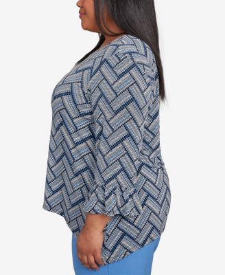 Plus Size As Usual Chevron Textured Knit Top with Necklace