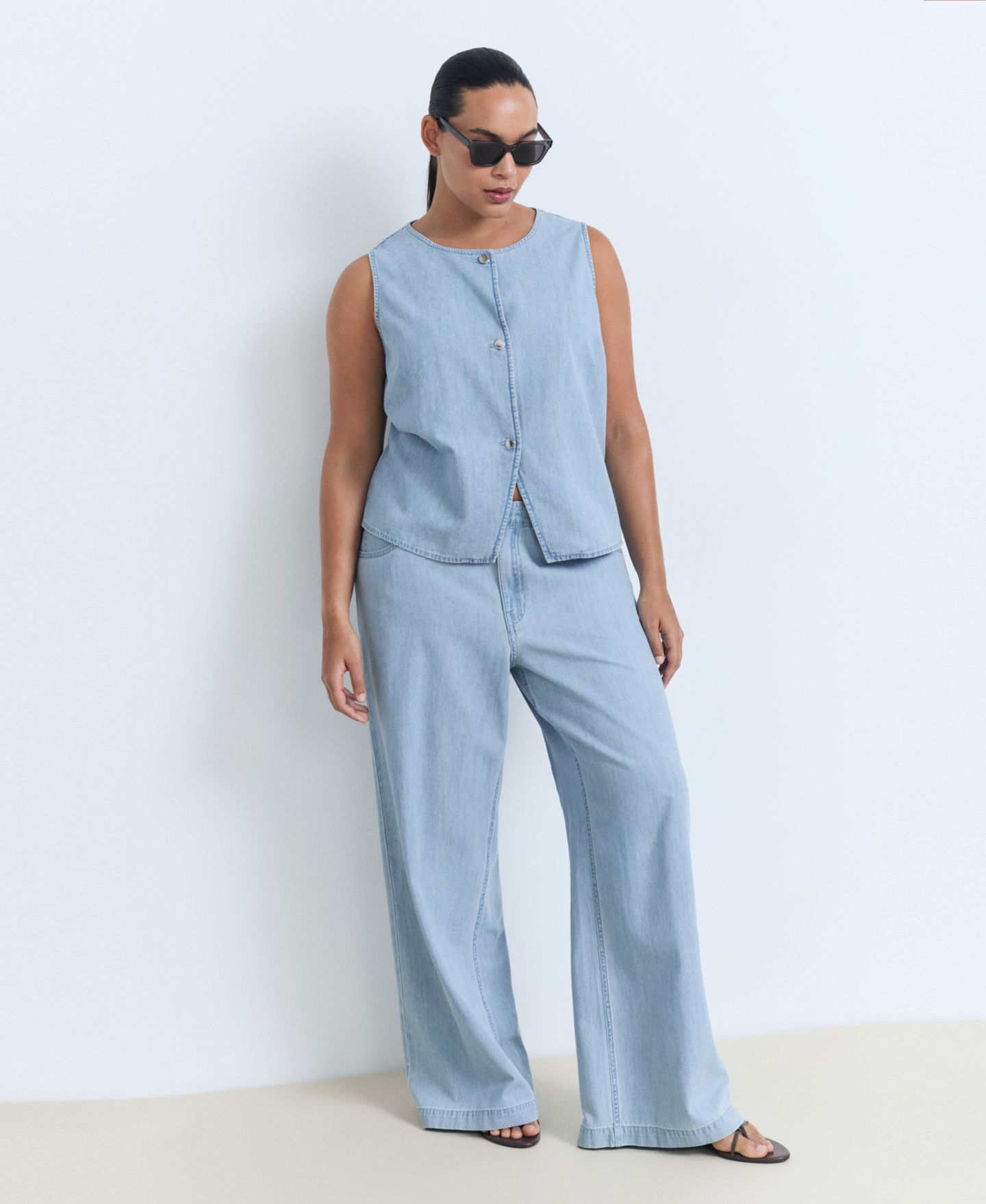 Женский жилет Mango Buttoned Denim, цвет: Светлый синий — фото 2