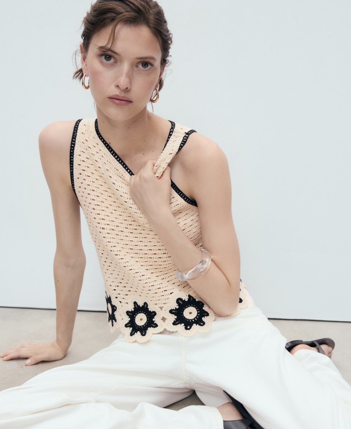 Mango Floral Scallop Crochet Tank In Neutral