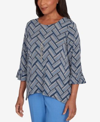 Petite Chevron Textured Knit Top with Necklace
