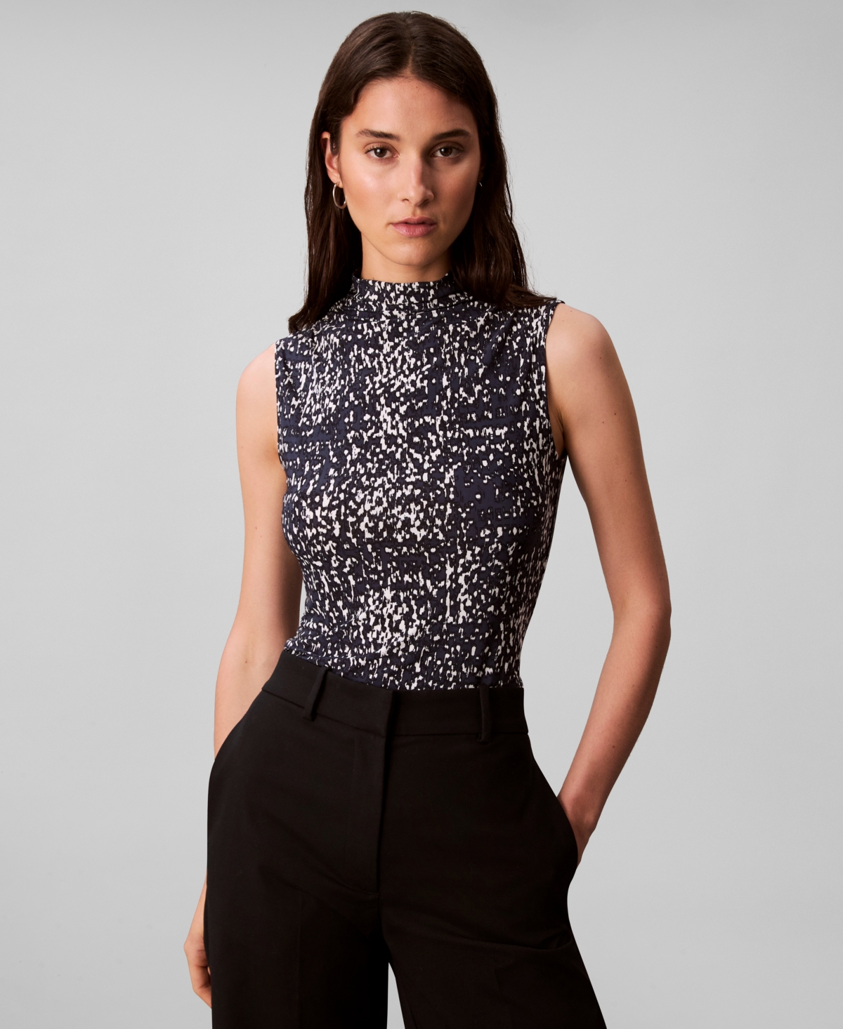 Calvin Klein Women's Sleeveless Printed Mock-neck Top In Black