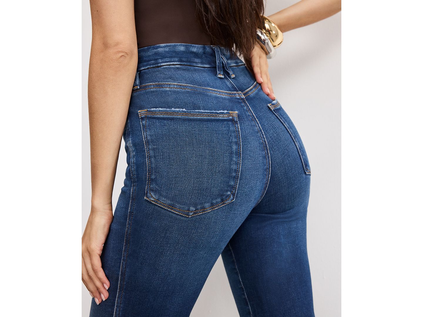 Женские джинсы Good American Soft Tech Good Curve Straight Jeans, Regular & Plus Size, цвет: Индиго — фото 6