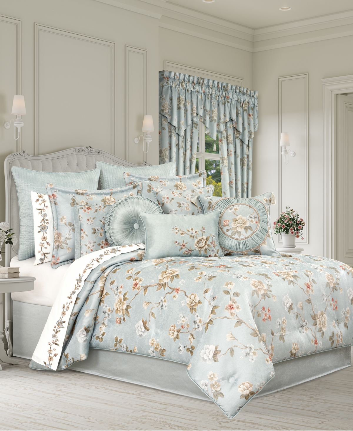 J Queen New York Prestige Floral 4-pc. Comforter Set, King In Blue