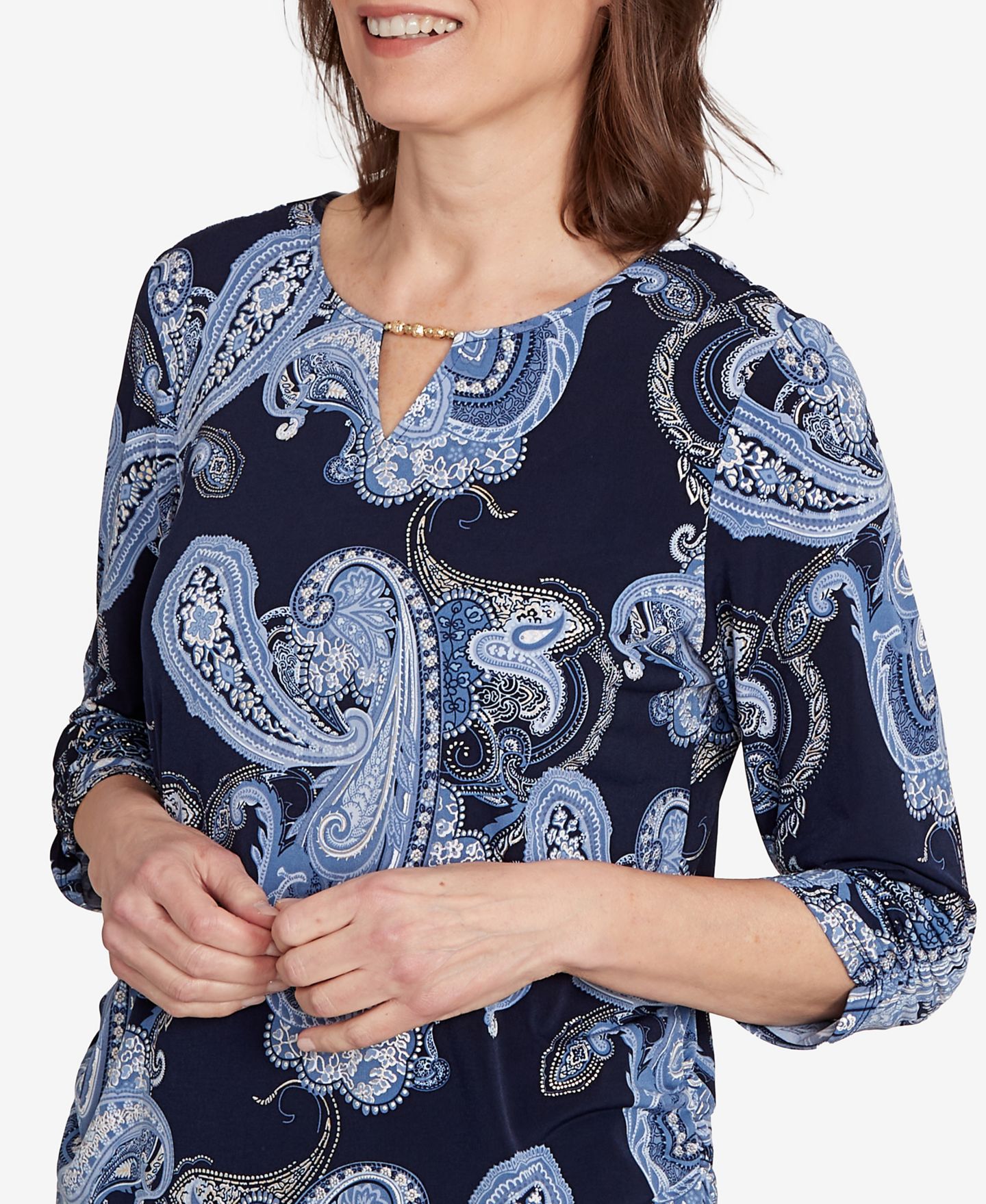 Женский топ Alfred Dunner Classic Puff Print Paisley Gold Foil, цвет: Тёмно-синий — фото 4