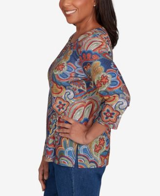 Petite Stitched Floral Crewneck Top