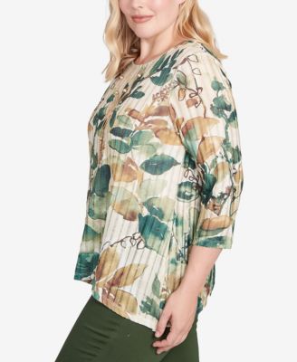 Petite Abstract Leaf Hem Top