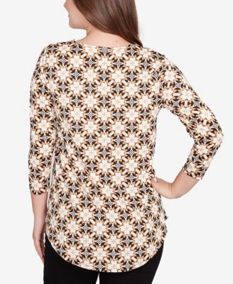 Petite Mesh Textured Geo Puff Print Top