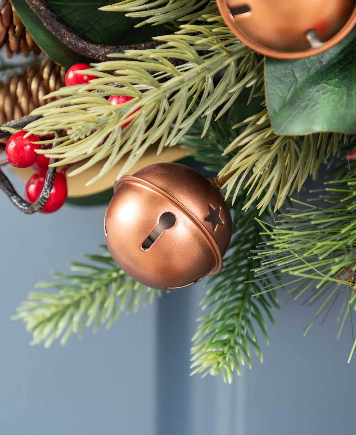 Glitzhome 24" Christmas Bell, Pinecone and Berry Bow Wreath