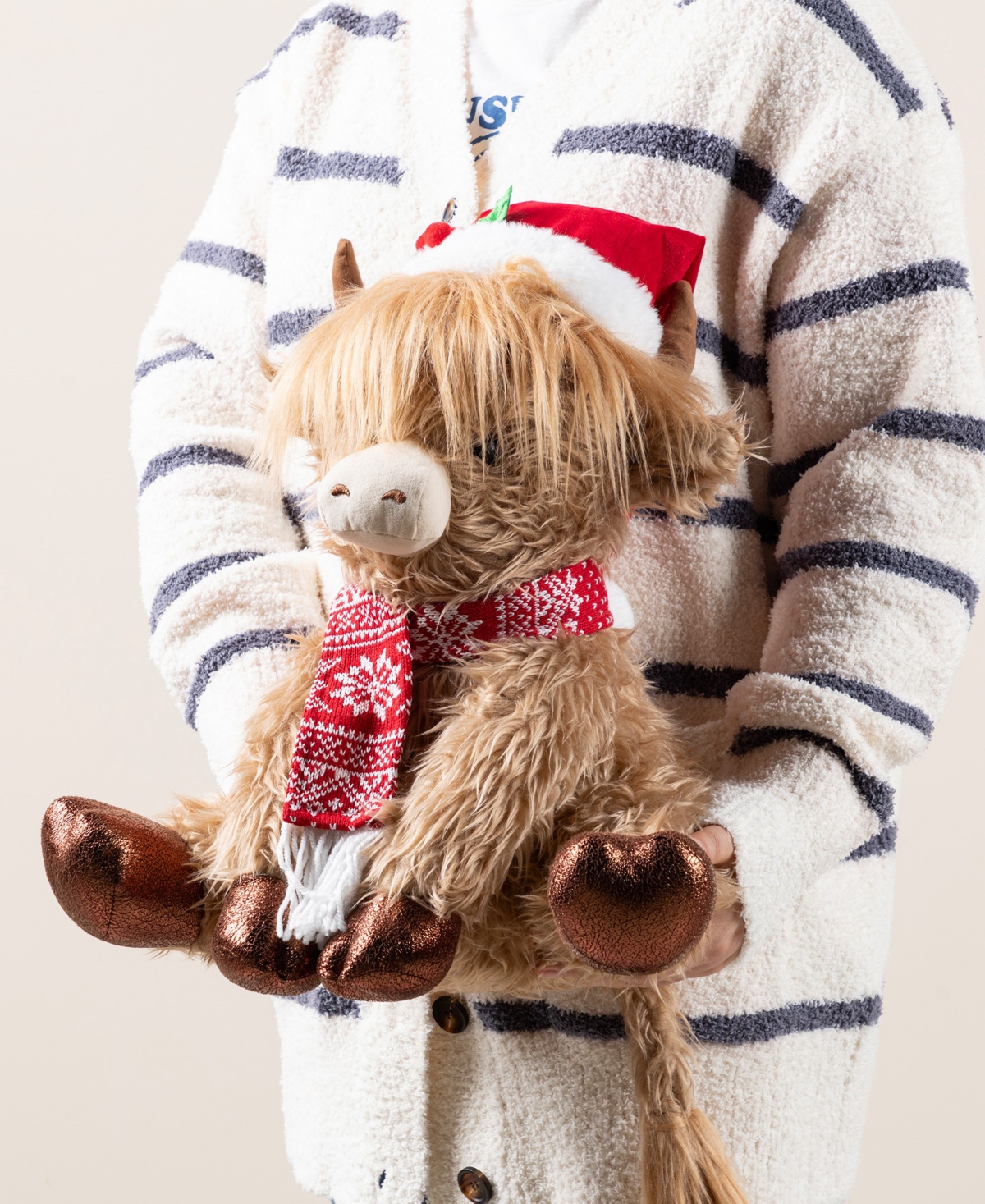 Glitzhome 15.25" Christmas Fabric Highland Cow In Multi