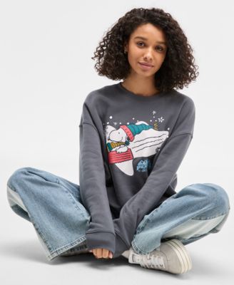 Juniors' Snoopy Sledding Fleece Sweatshirt