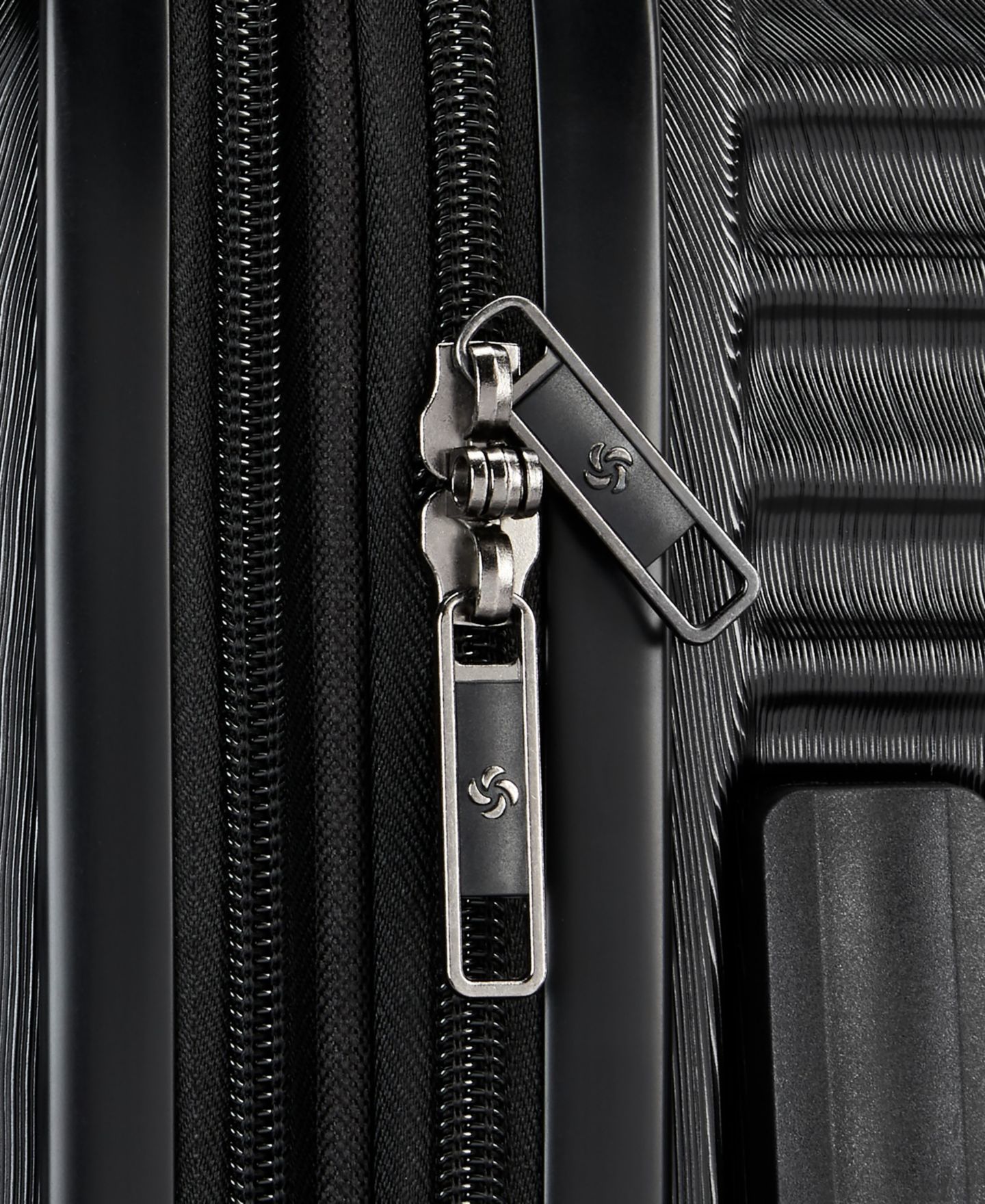 Чемоданы Samsonite Uptempo Lux 2-Pc. Hardside Luggage Set, цвет: Чёрный — фото 6
