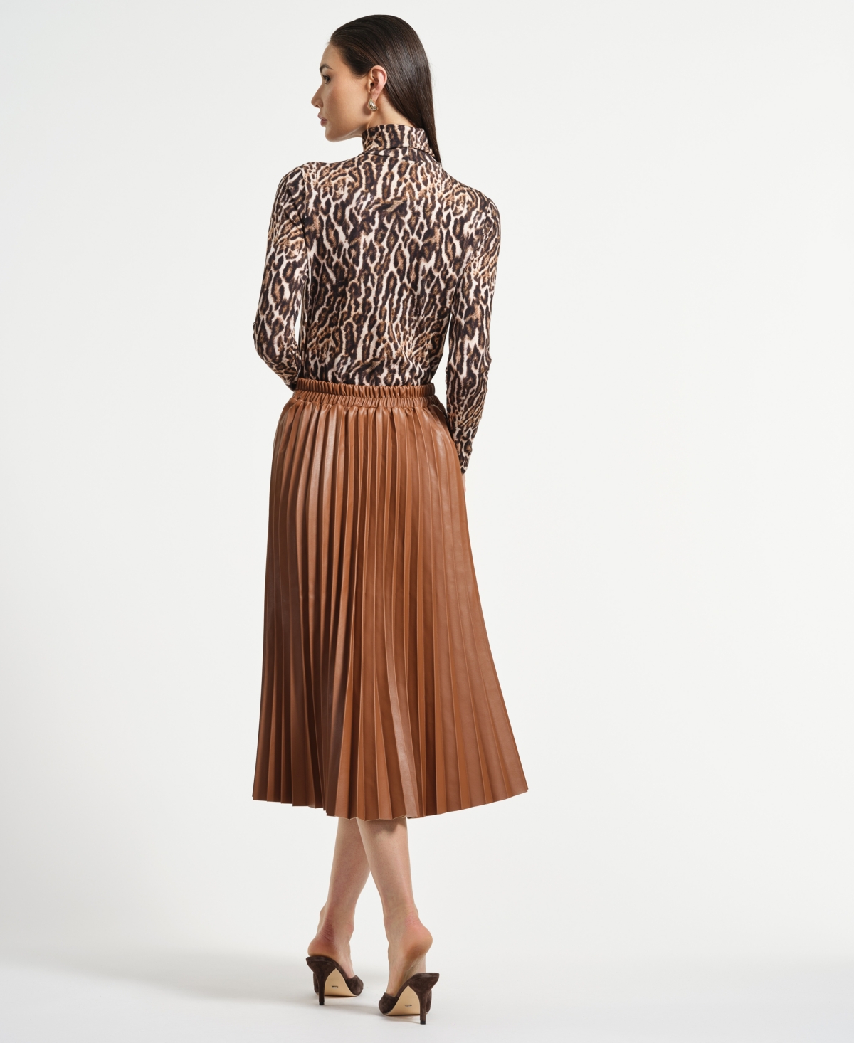 Isaac Mizrahi Women's A-line Pleated Skirt In Brown