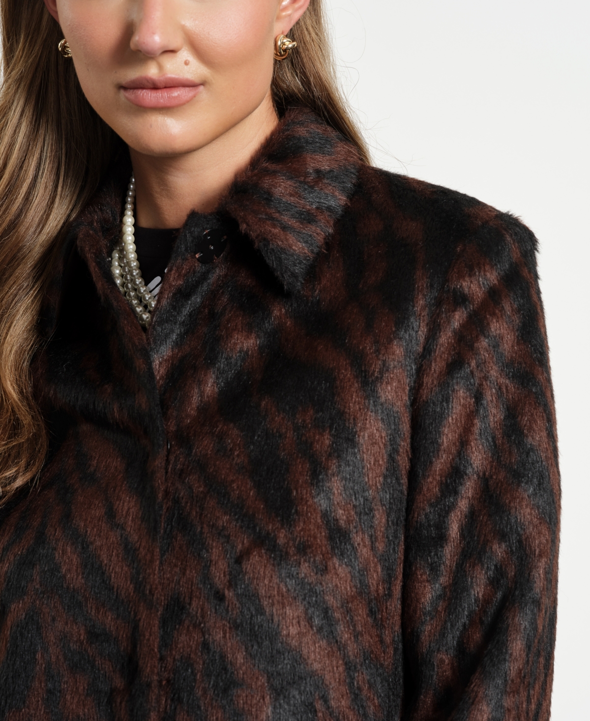 Isaac Mizrahi Women's Cropped Jacket In Brown