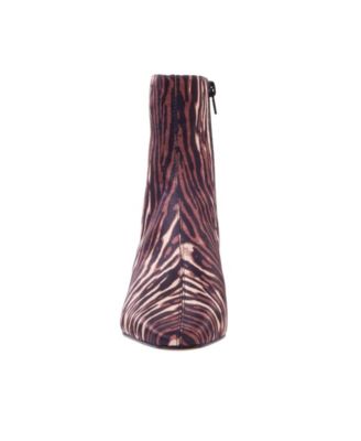 The Wanderering Bootie