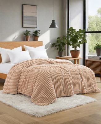 Year Round Plush Flannel Comforter, King