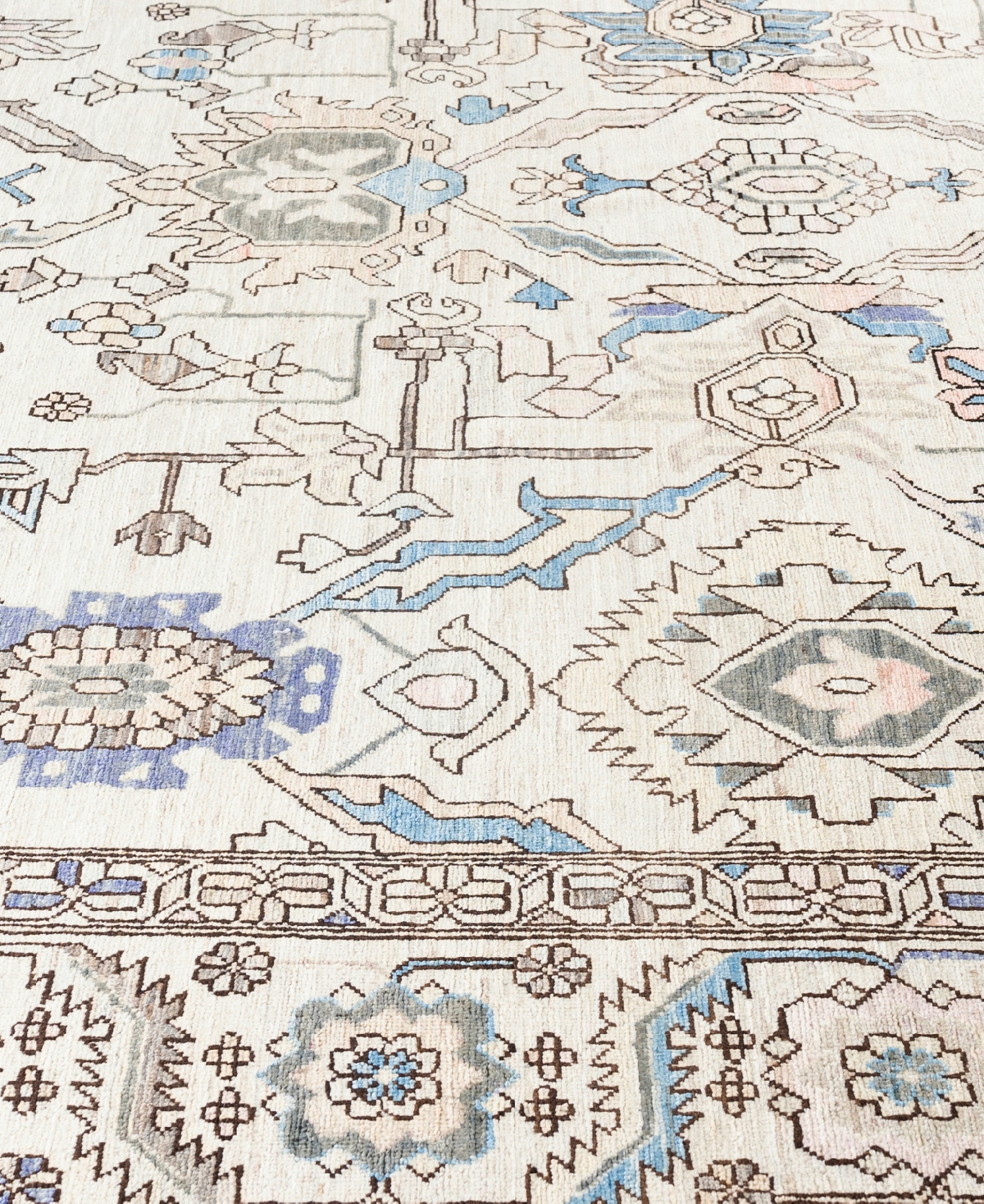 Adorn Hand Woven Rugs Serapi M0103-103 8'11"x11'11" Area Rug In White