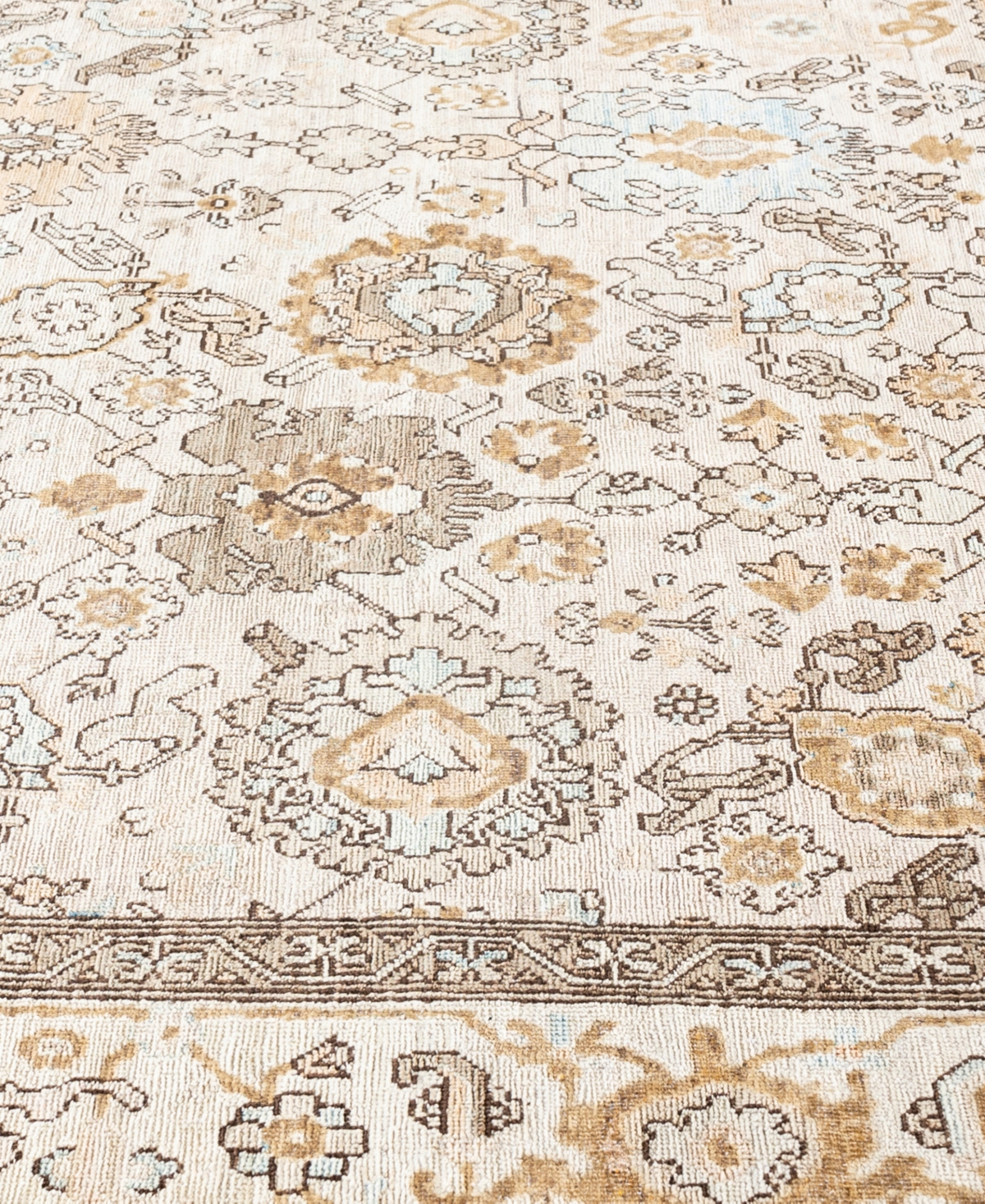 Adorn Hand Woven Rugs Serapi M0103-220 7'9"x10'3" Area Rug In White