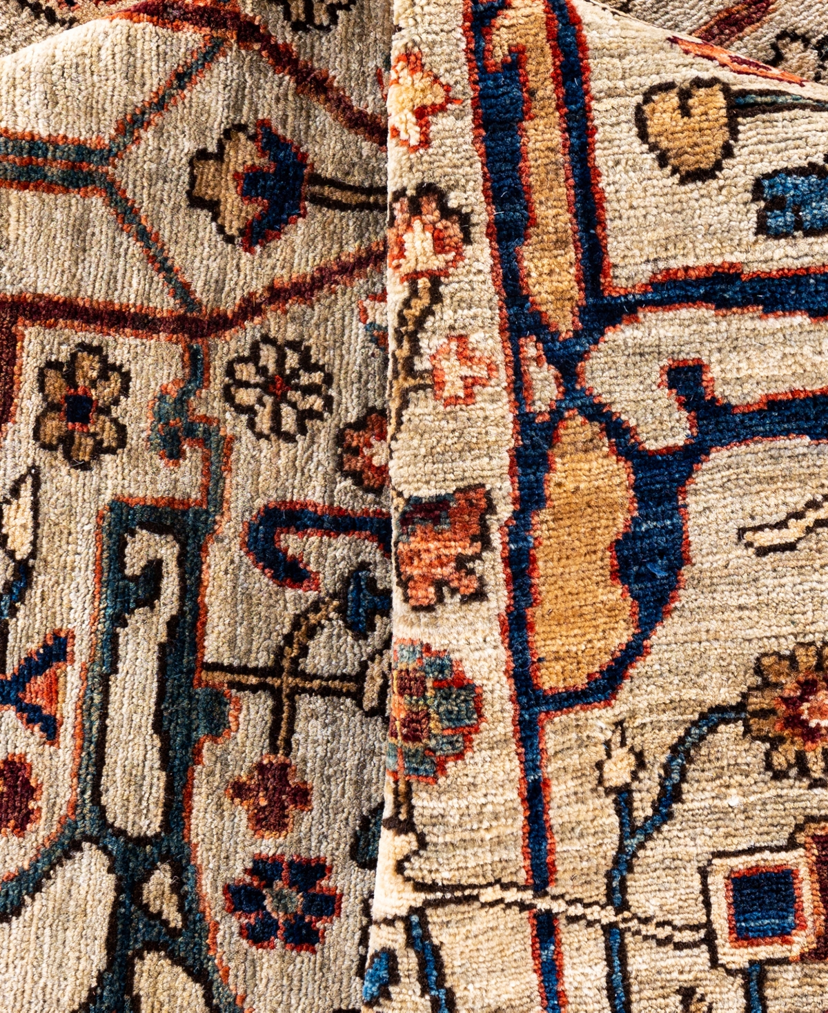 Adorn Hand Woven Rugs Serapi M0103-245 8'x9'10" Area Rug In White