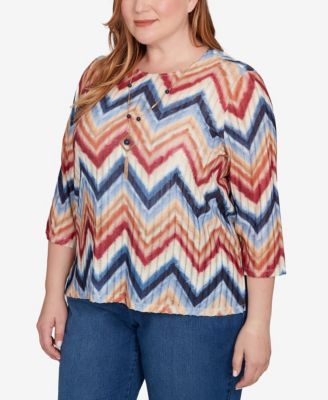 Plus Size Sunset Canyon Textured Knit Chevron Top with Necklace