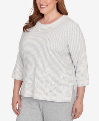 Plus Size Casual Vibe Embellished Striped Crew Neck Top