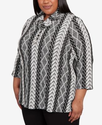 Plus Size Jet Setter Cable Jacquard Knit Top with Necklace