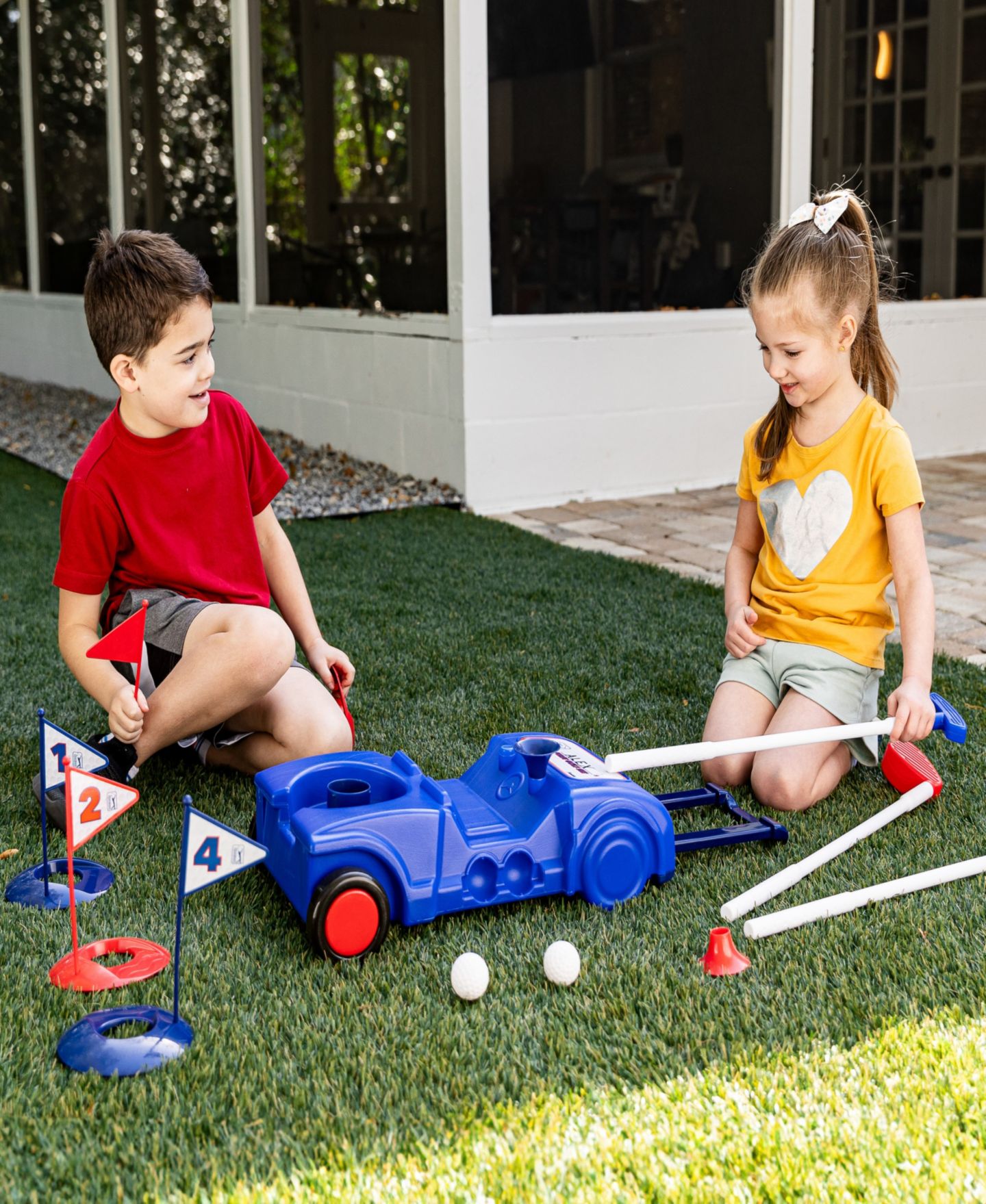 Детские игрушки Franklin Sports MyFirst Kids' Golf Set with Rolling Carry Case, Ages 3+ — фото 5