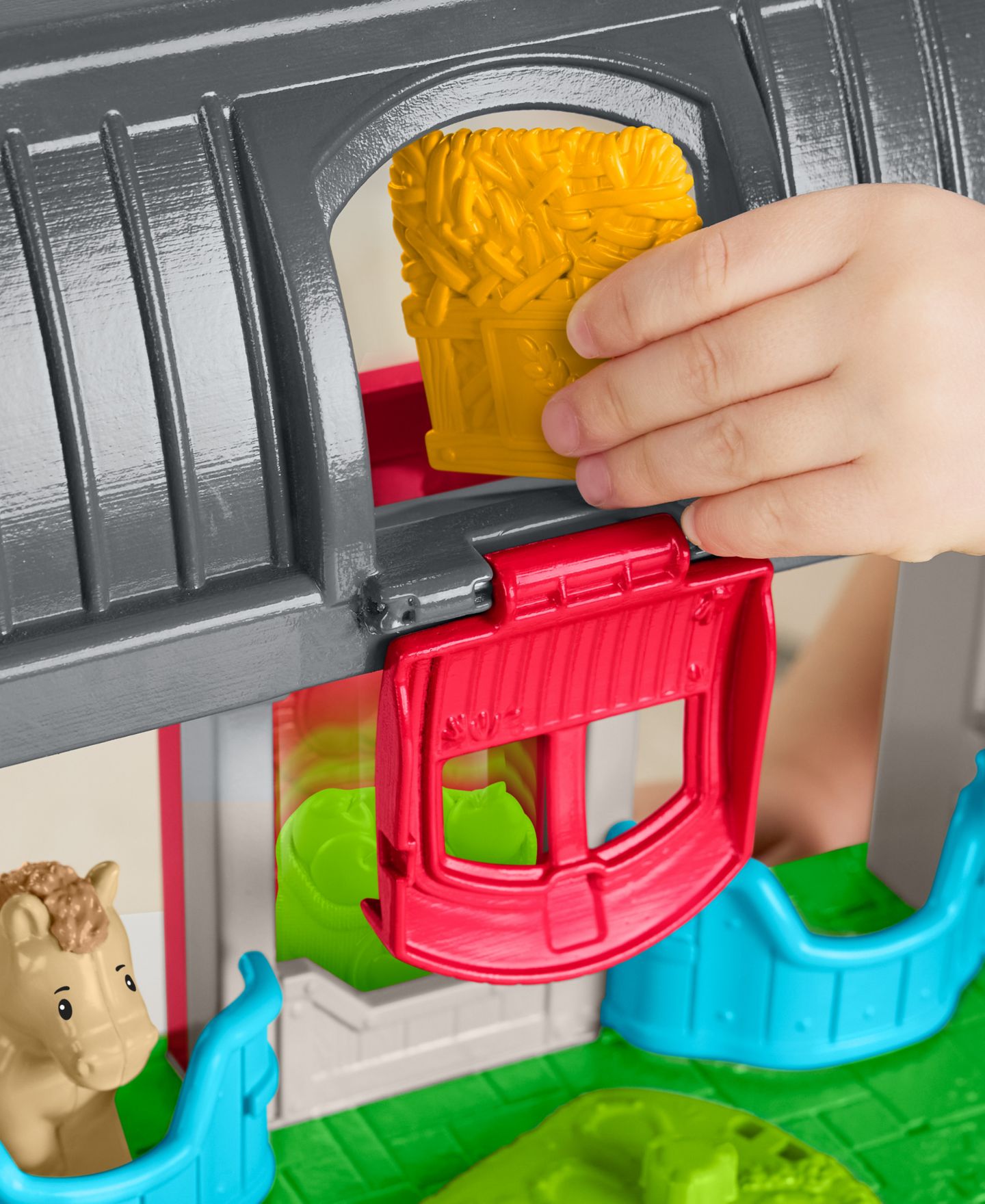Детский игровой набор Little People Friendly Horses Stable 6-Piece Playset, Ages 1-5 — фото 3