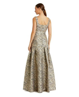 Women's Sleeveless Brocade Gown With Belt