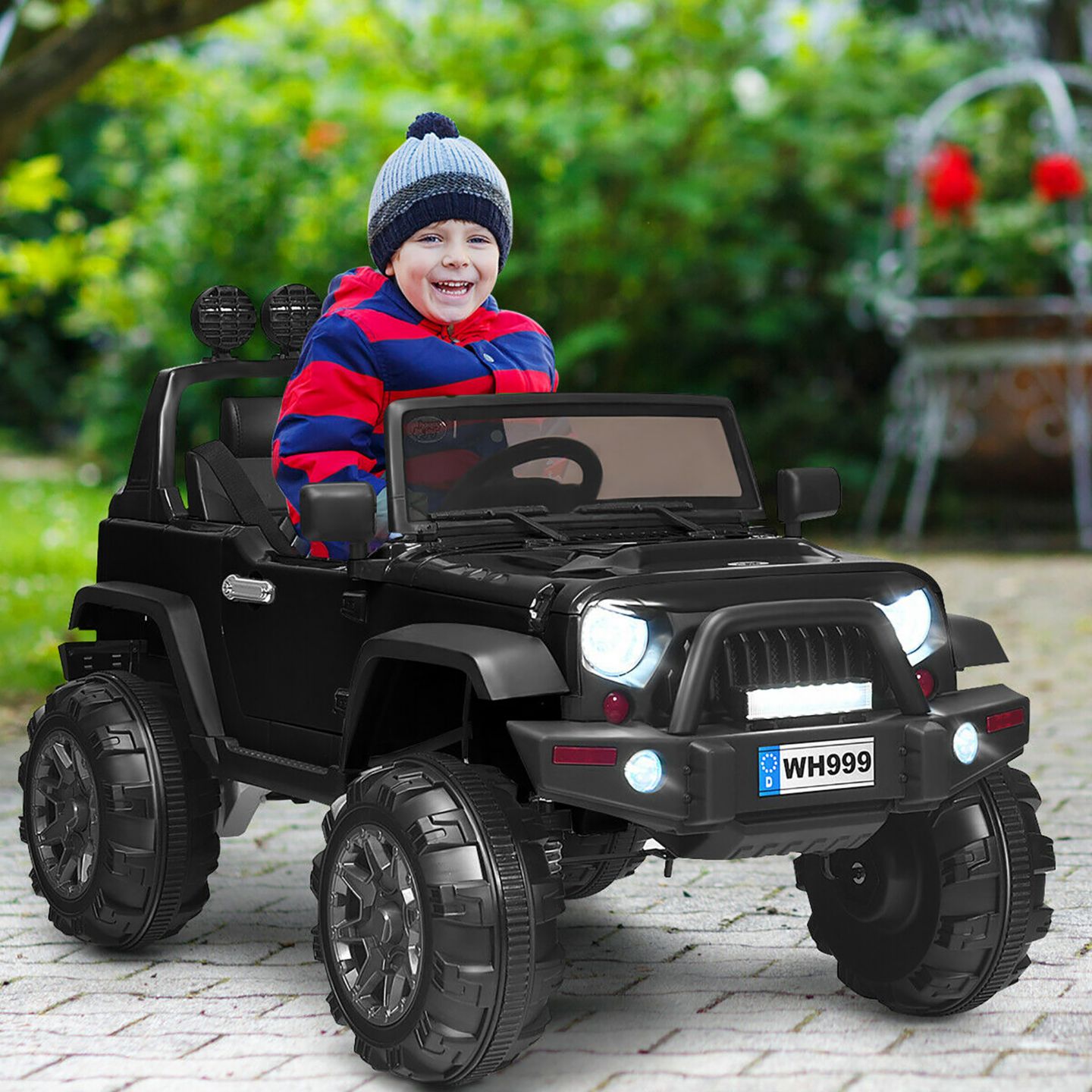 Детская игрушка Costway 12V Kids Ride On Truck Remote Control LED Lights Music, 66 lbs, 3–7 лет, цвет: Чёрный — фото 6