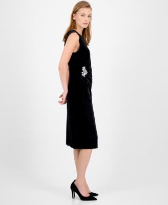 Petite Sleeveless Velvet Midi Dress