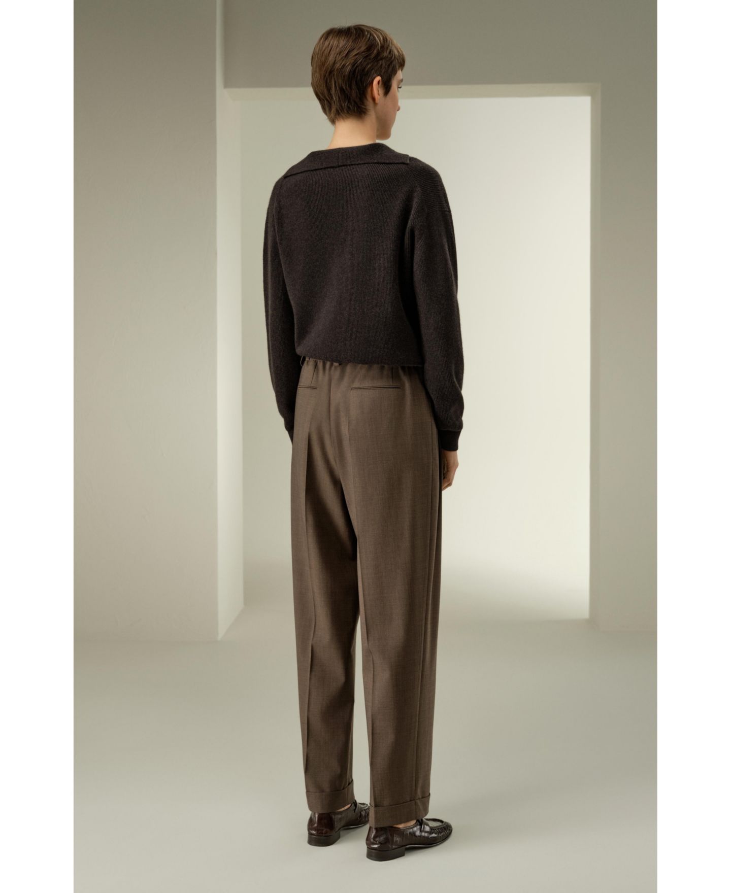 Женский свитер LILYSILK Ribbed Cashmere Polo Sweater, цвет: Глубокий дубовый — фото 3