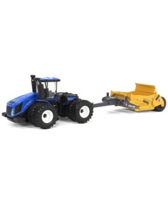 1/64 New Holland T9.700 Tractor with Ashland 2811E Scraper 61009