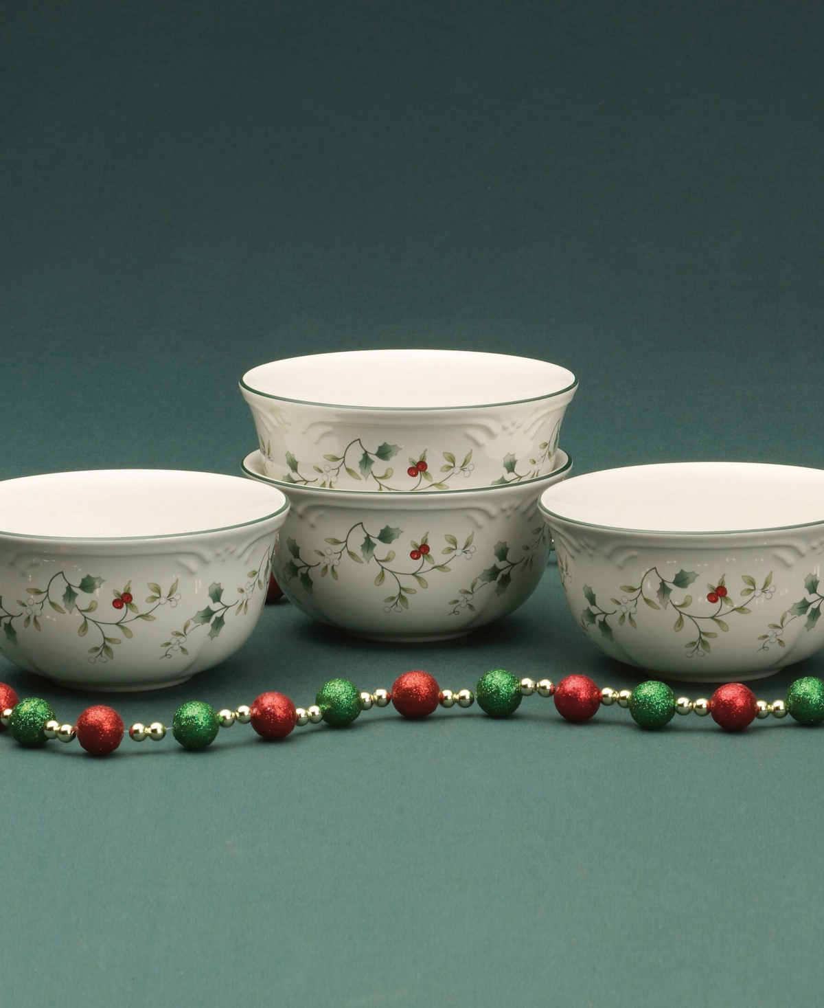 Winterberry Holiday Cereal Bowls, Set of 4