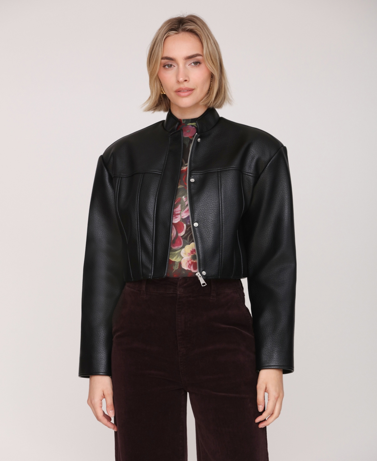 Avec Les Filles Women's Wide Shoulder Cropped Jacket In Black