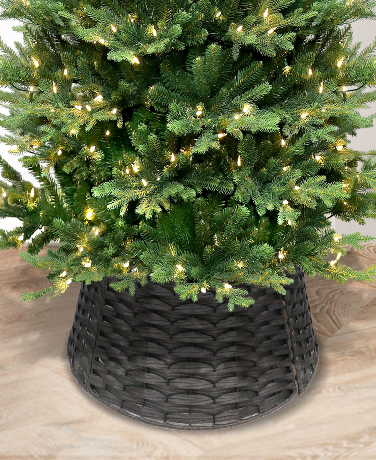 Puleo 25" Round Christmas Tree Collar Skirt In Brown