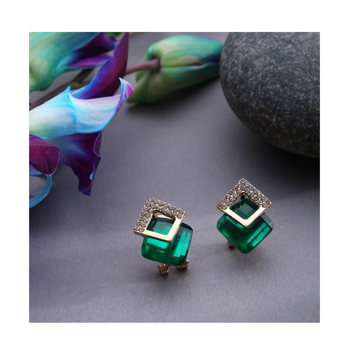 Sohi Women's Geometric Stud Earrings