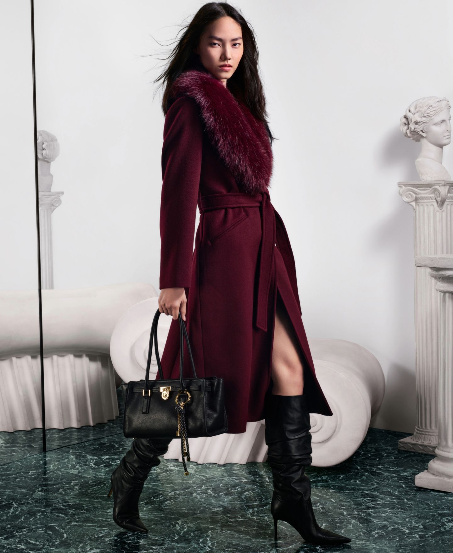 Женская сумка Michael Kors Hamilton Small East West Shoulder Handbag, цвет: Чёрный — фото 6