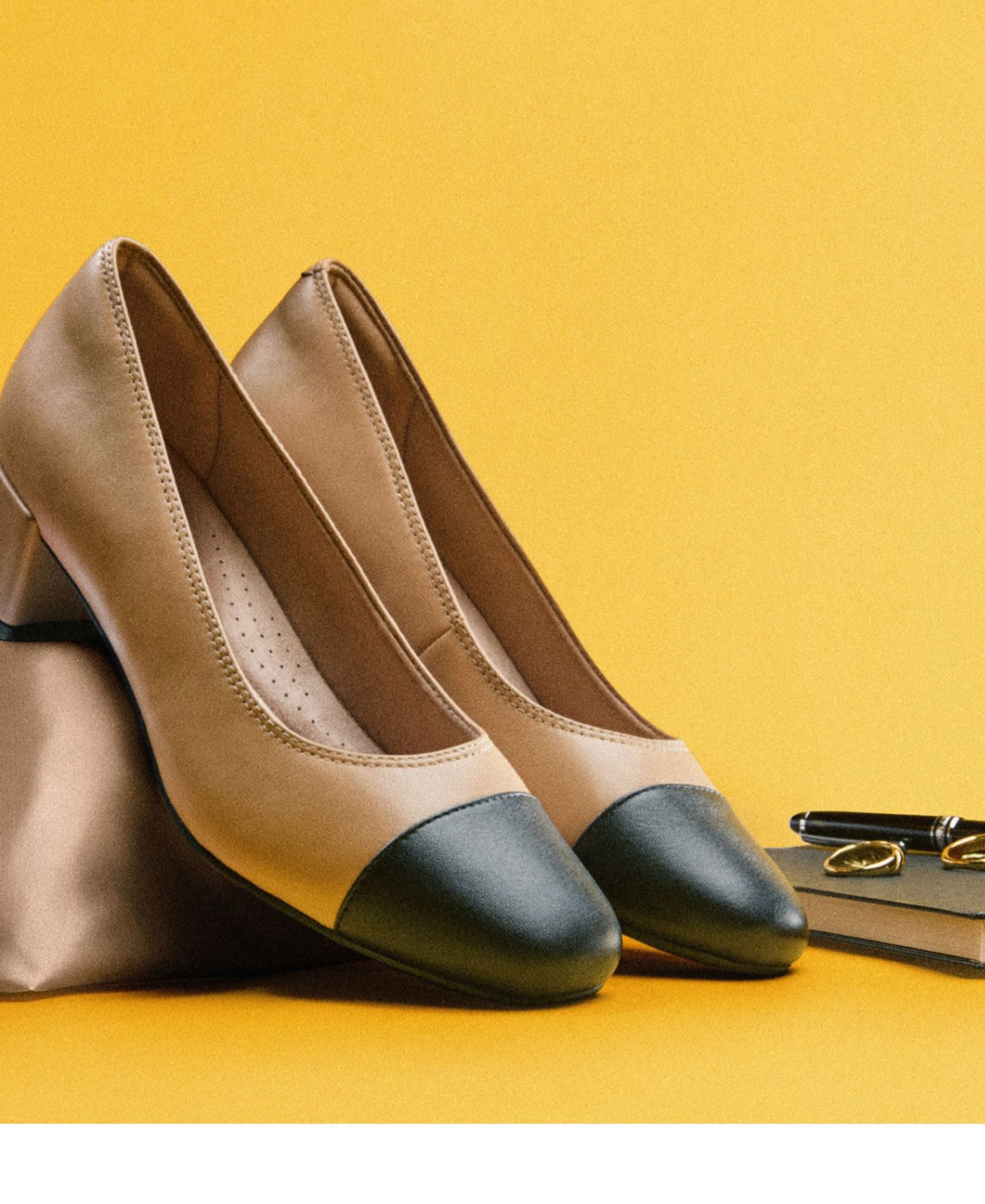 Женские туфли Clarks Iridessa May Slip-On Pumps, цвет: Бежевый кожаный — фото 6