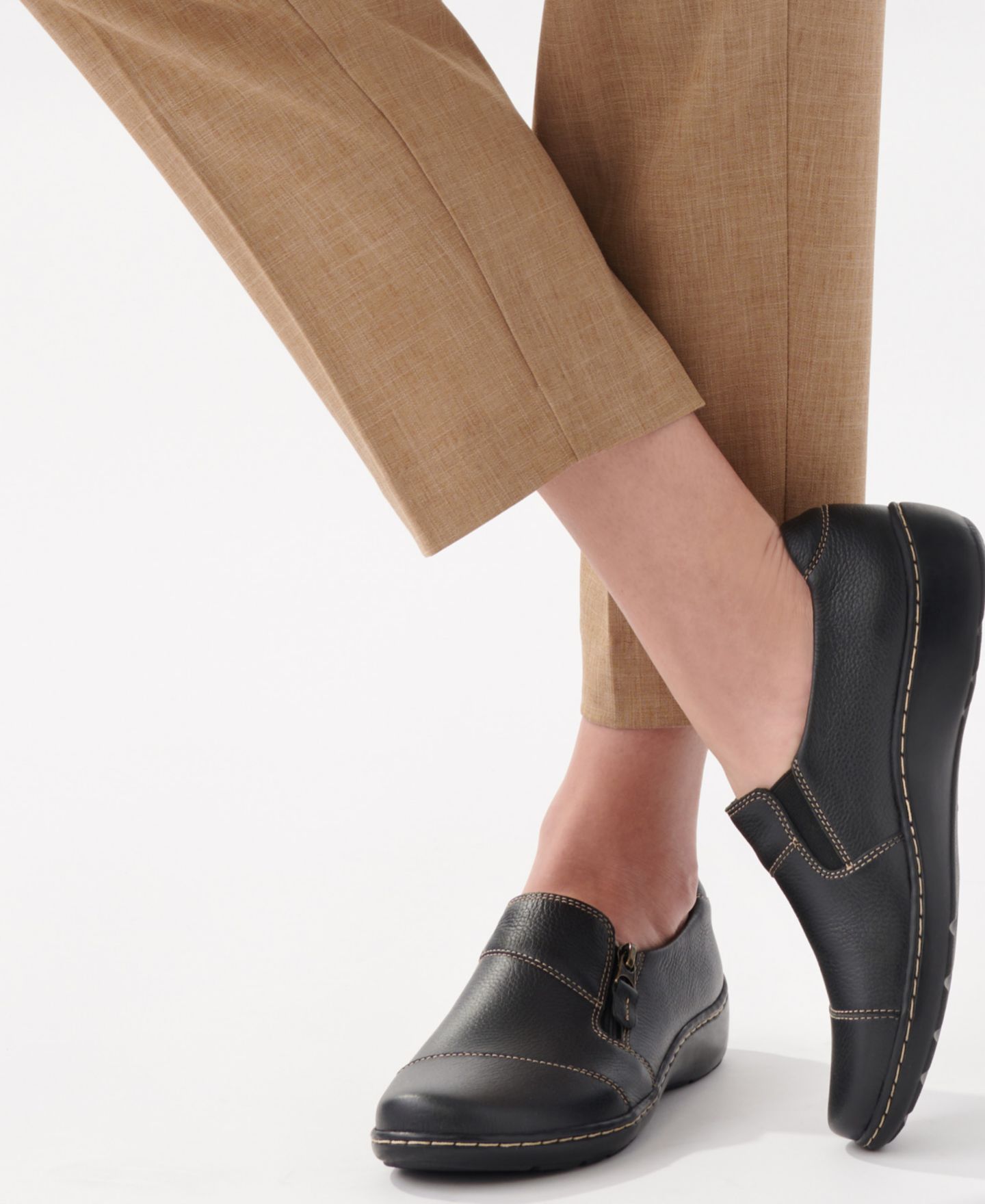 Женские балетки Clarks Cora Harbor на молнии, цвет: Чёрный — фото 12