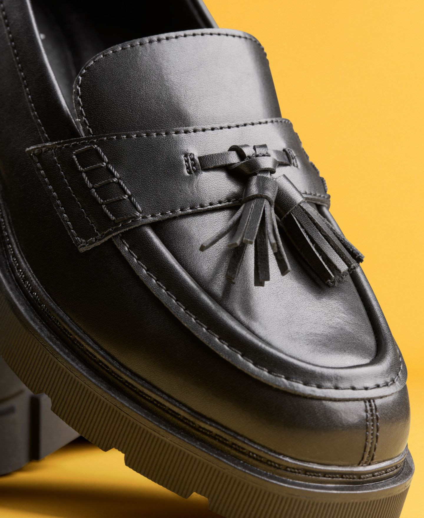 Женские туфли Clarks Lauryl Tassel Slip-On, цвет: Чёрный кожаный — фото 3