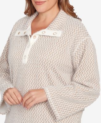 Plus Size Zig Zag Snappy Sweater Knit Top