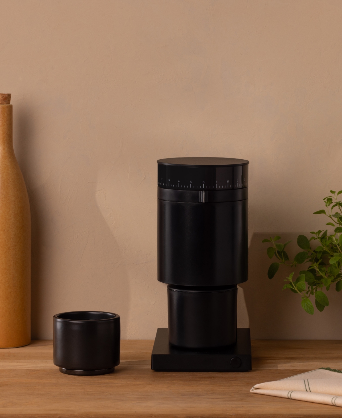 Fellow Opus 110-grams Conical Burr Grinder In Black