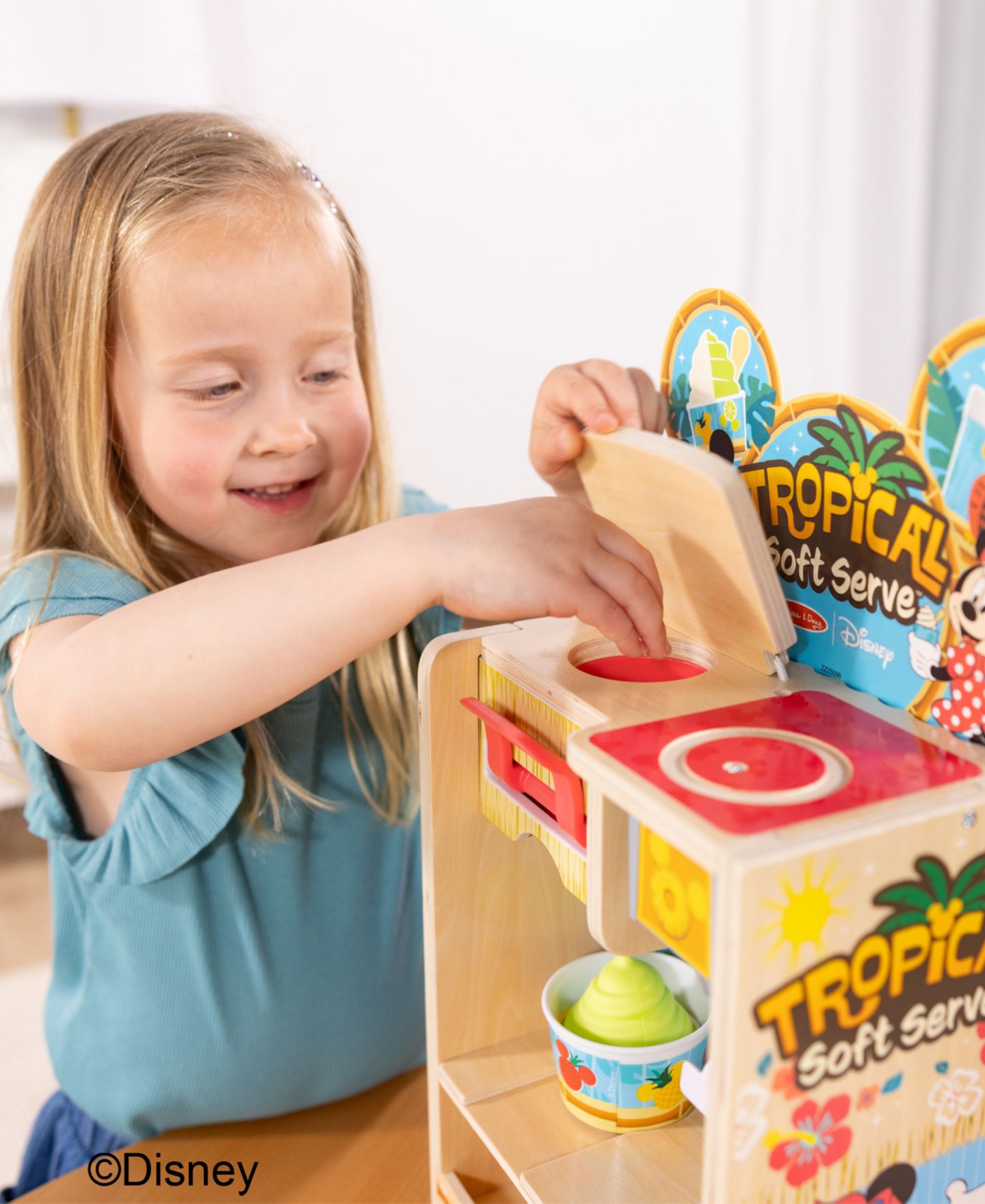 Детский игровой набор Melissa and Doug Mickey Mouse Tropical 23-Piece Soft Serve Playset, Ages 3+ — фото 8