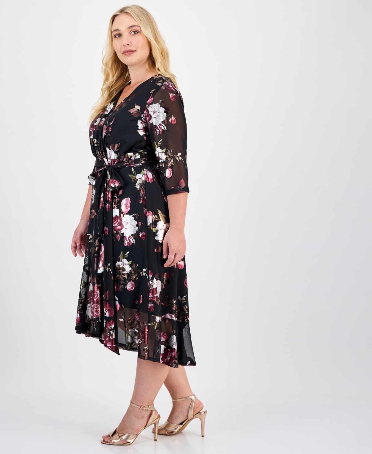 Connected Plus Size V-Neck Belted 3/4-Sleeve Dress