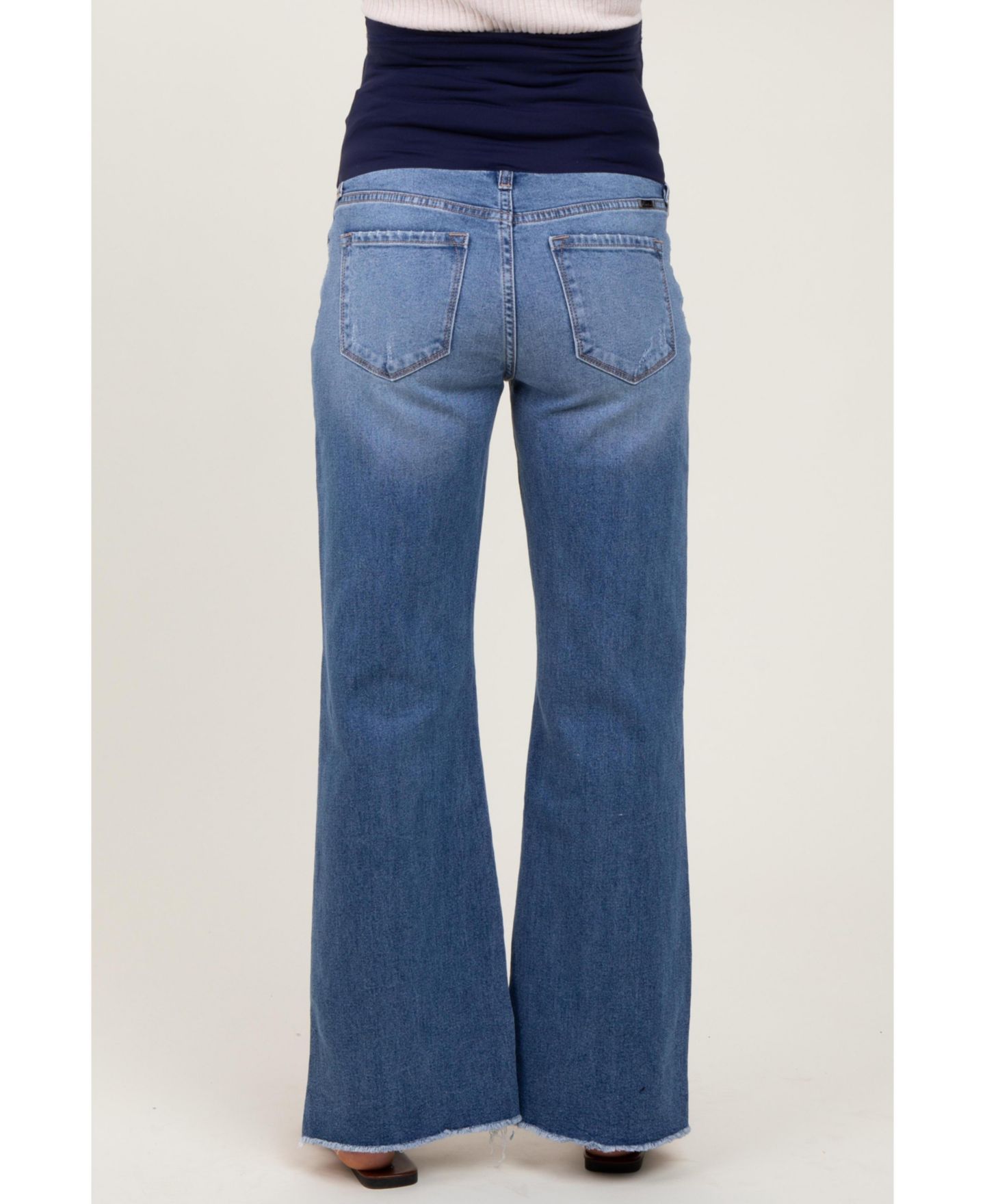 Женские джинсы Pinkblush Blue Distressed Fringe Hi-Lo Hem Cropped Flare, цвет: Синий — фото 3