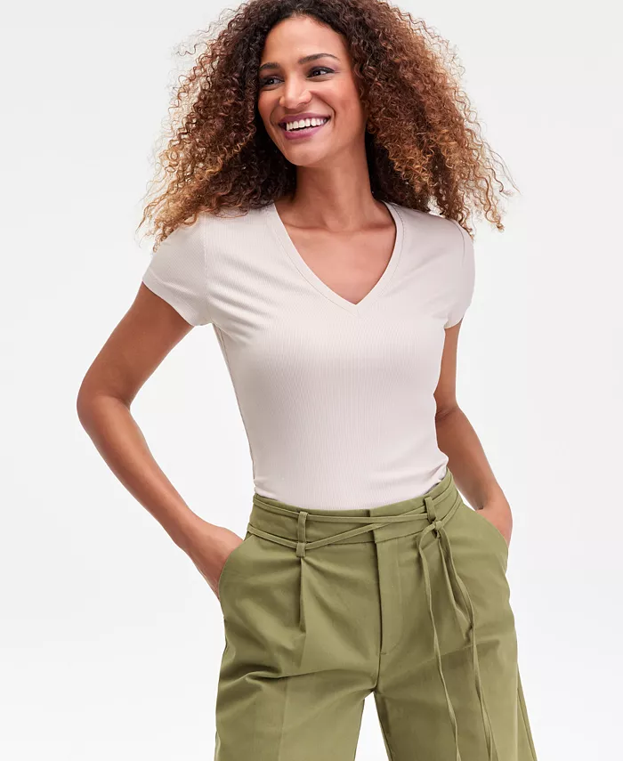 Women's Drapy Ribbed V-Neck Top