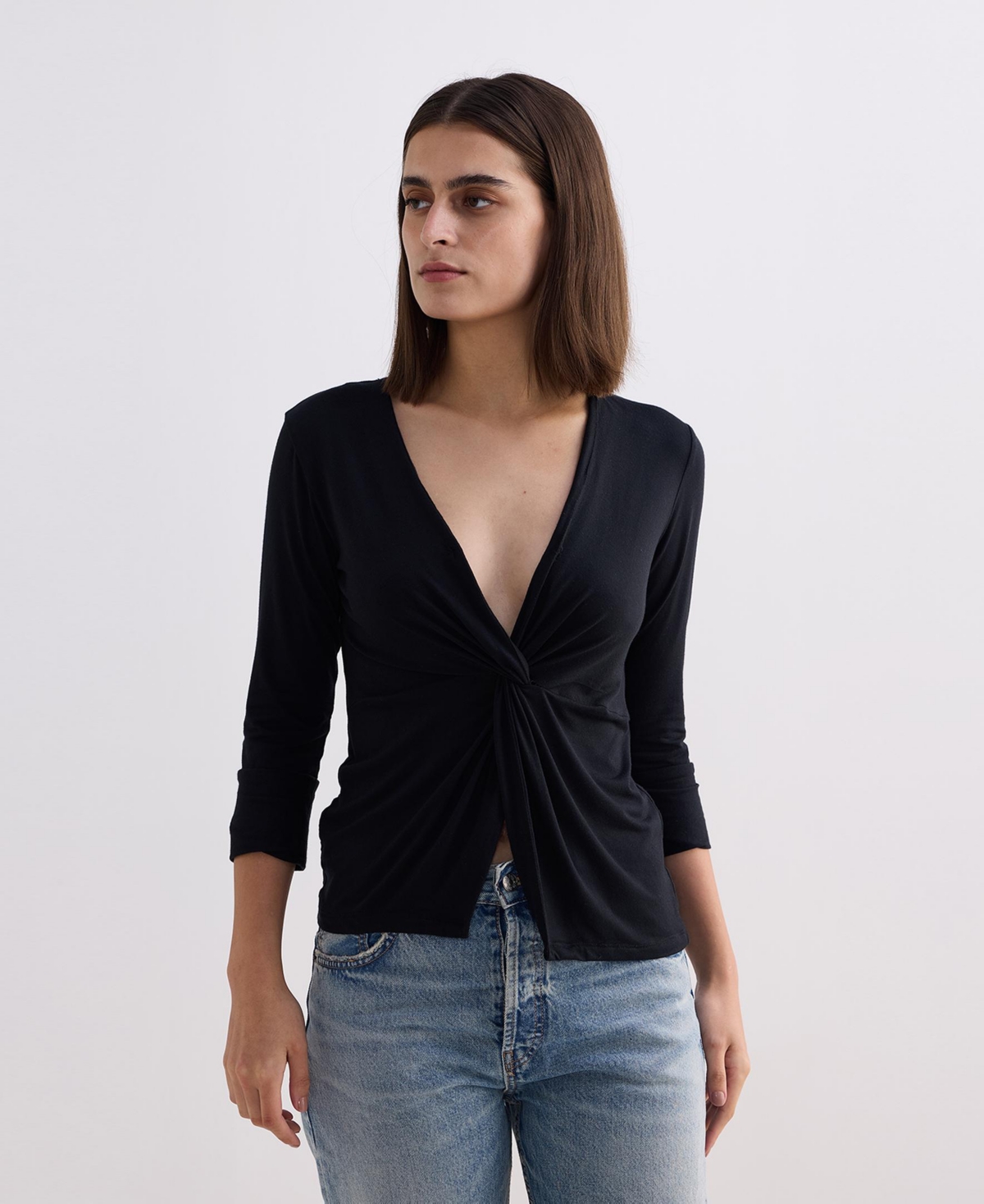 Reistor Women's Twist Front Knit Shirt in Black