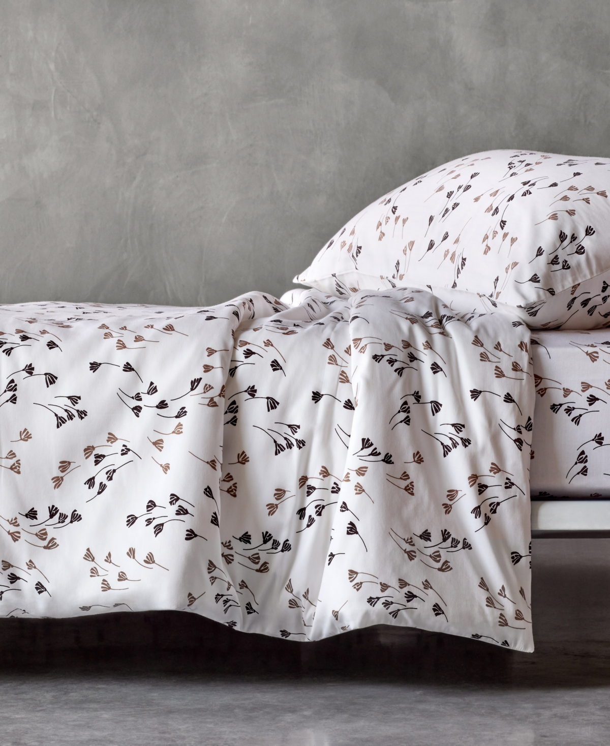 Boss Home Valerian Graphic Shams Pair, King