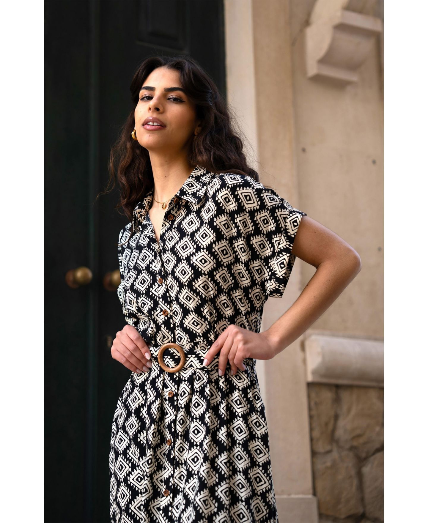 Женское платье Yumi Belted Midi Shirt Dress, цвет: Чёрный — фото 7